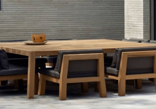 Kun je houten meubels buiten laten staan?